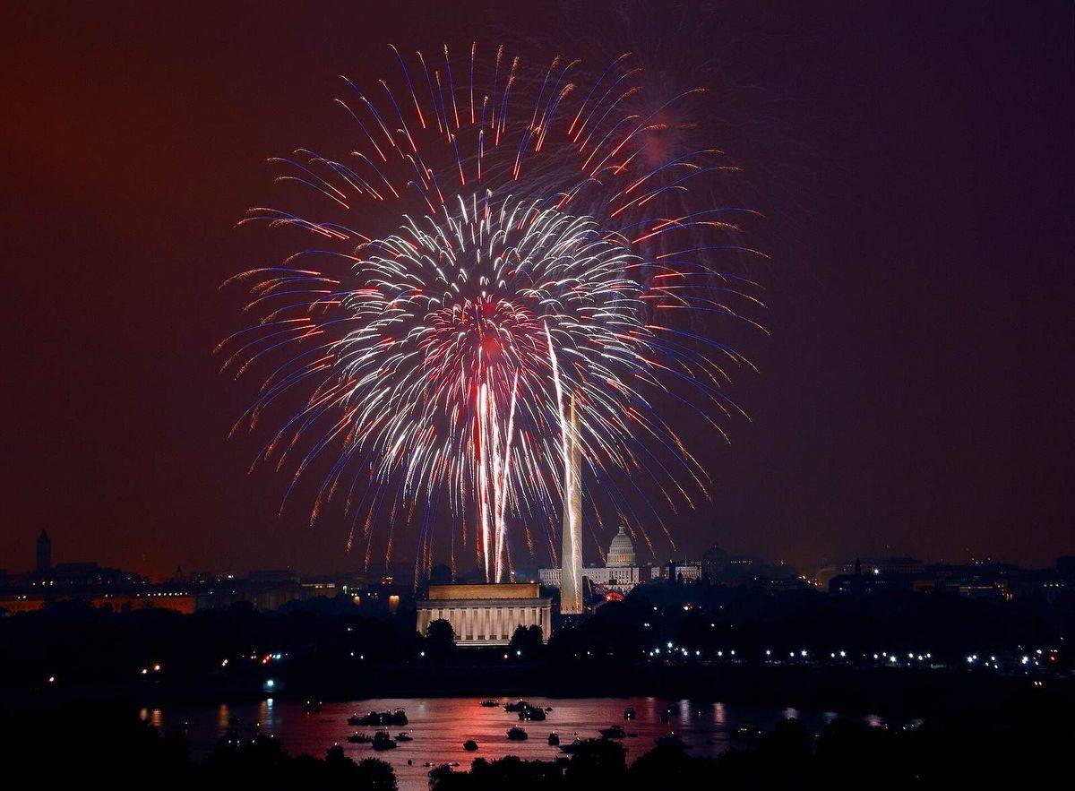Fireworks over the National Mall with the Washington Monument